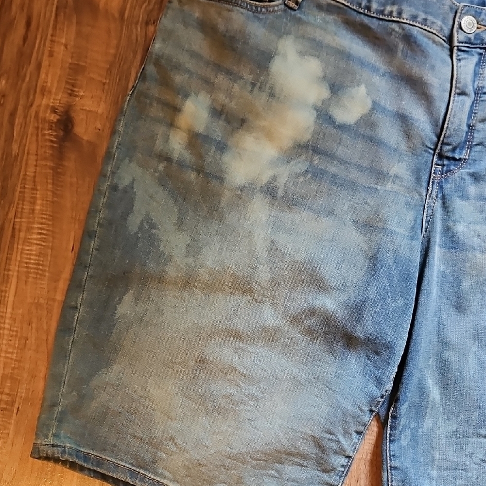 St Johns Bay Lt Blue Lagoon Reverse Bleached Mid Rise Bermuda Shorts 24W - Picture 10 of 16